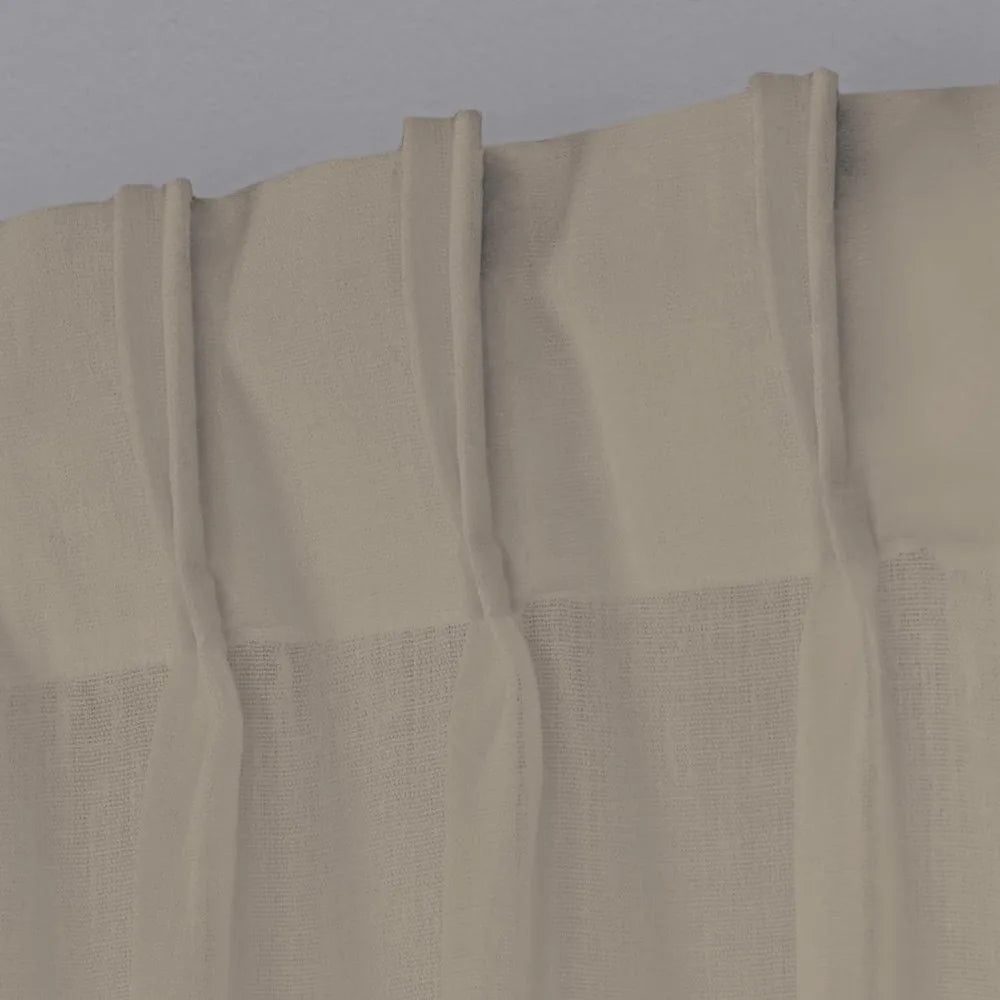 two-piece lightweight hardshell polycarbonate expandable luggage set with 8 spinner wheels in cabernet